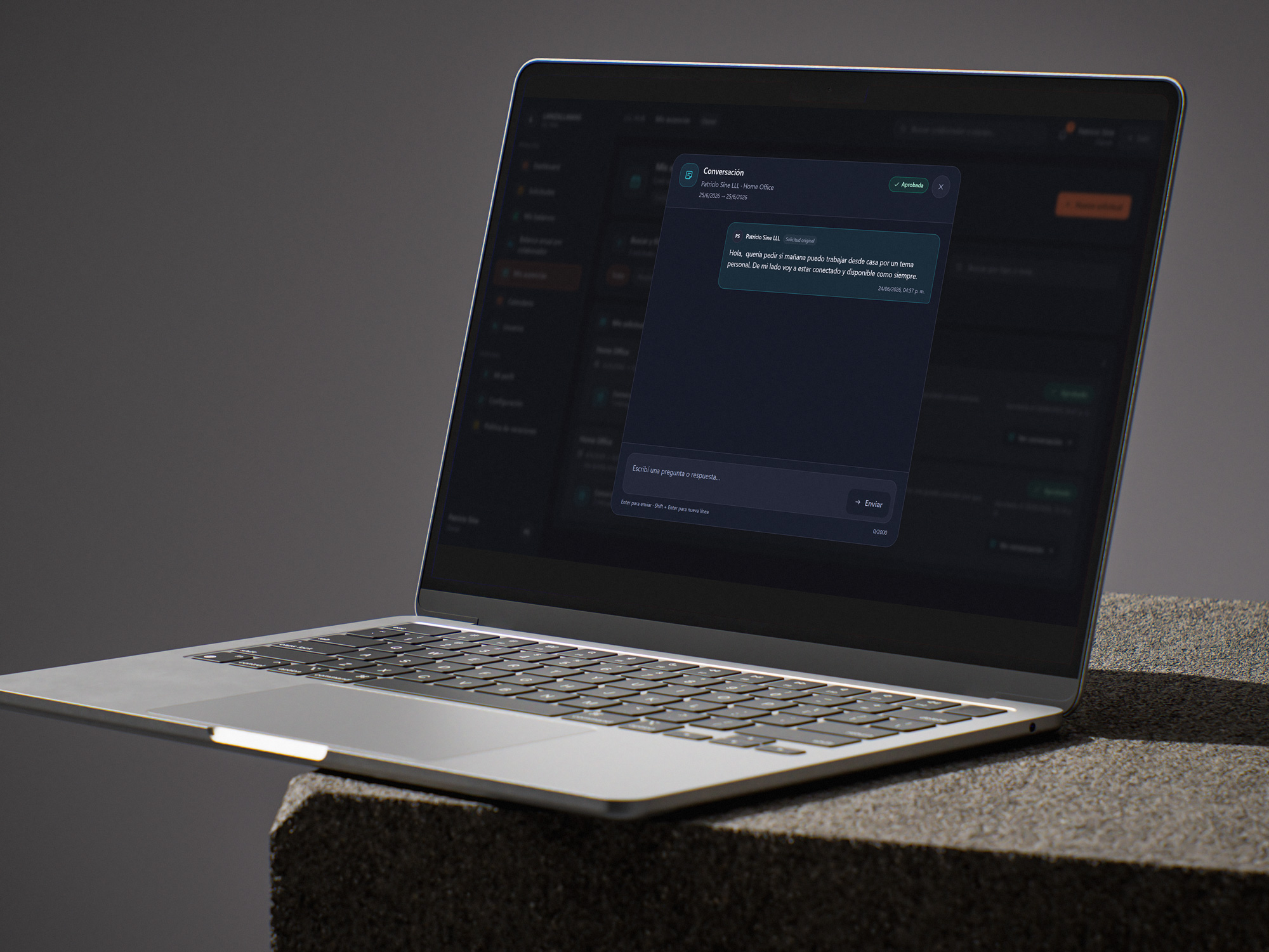 Mockup del flujo de conversación y aprobación de LLL Hub