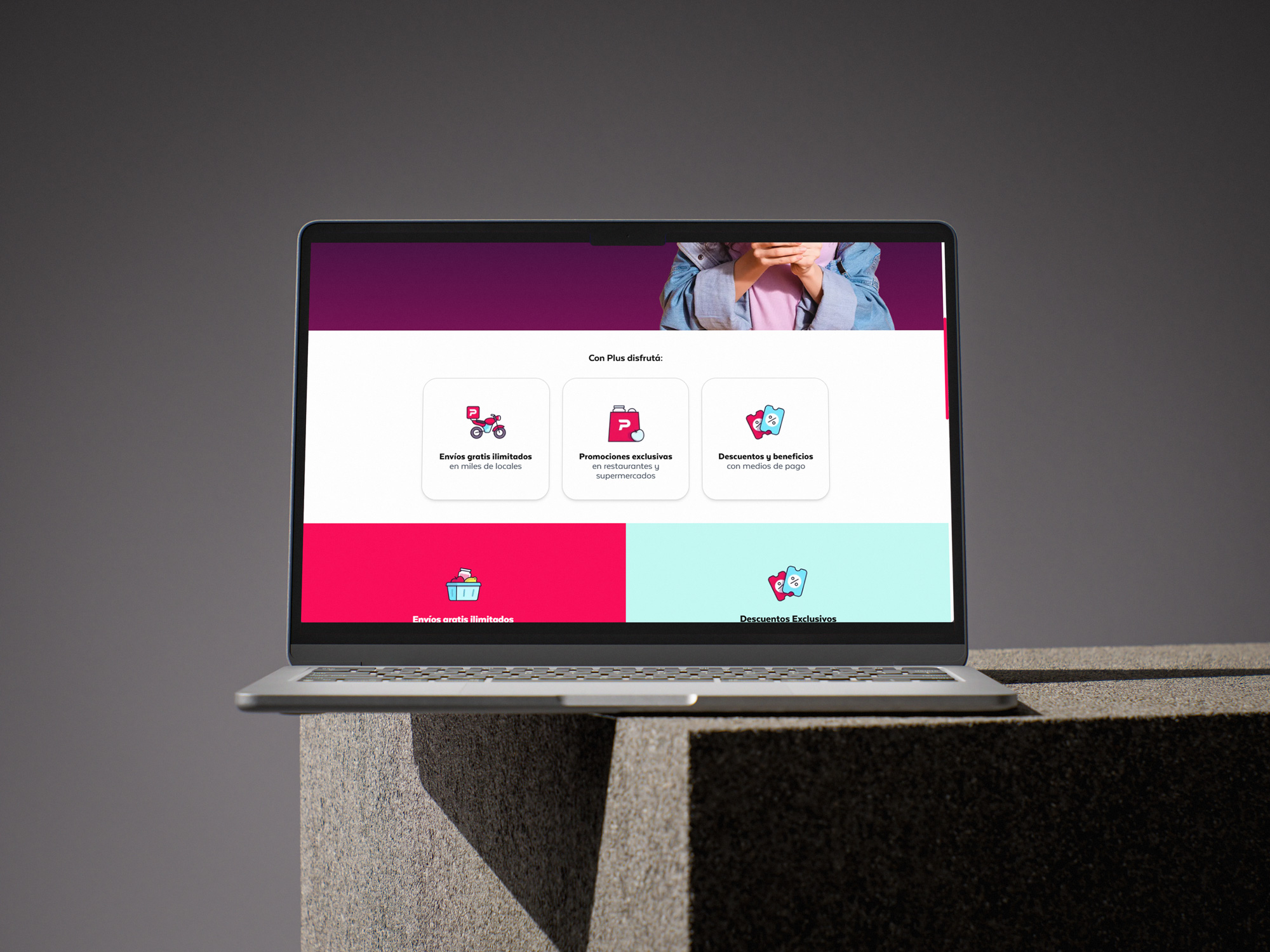 PedidosYa Plus benefit cards for free delivery, promotions and payment discounts